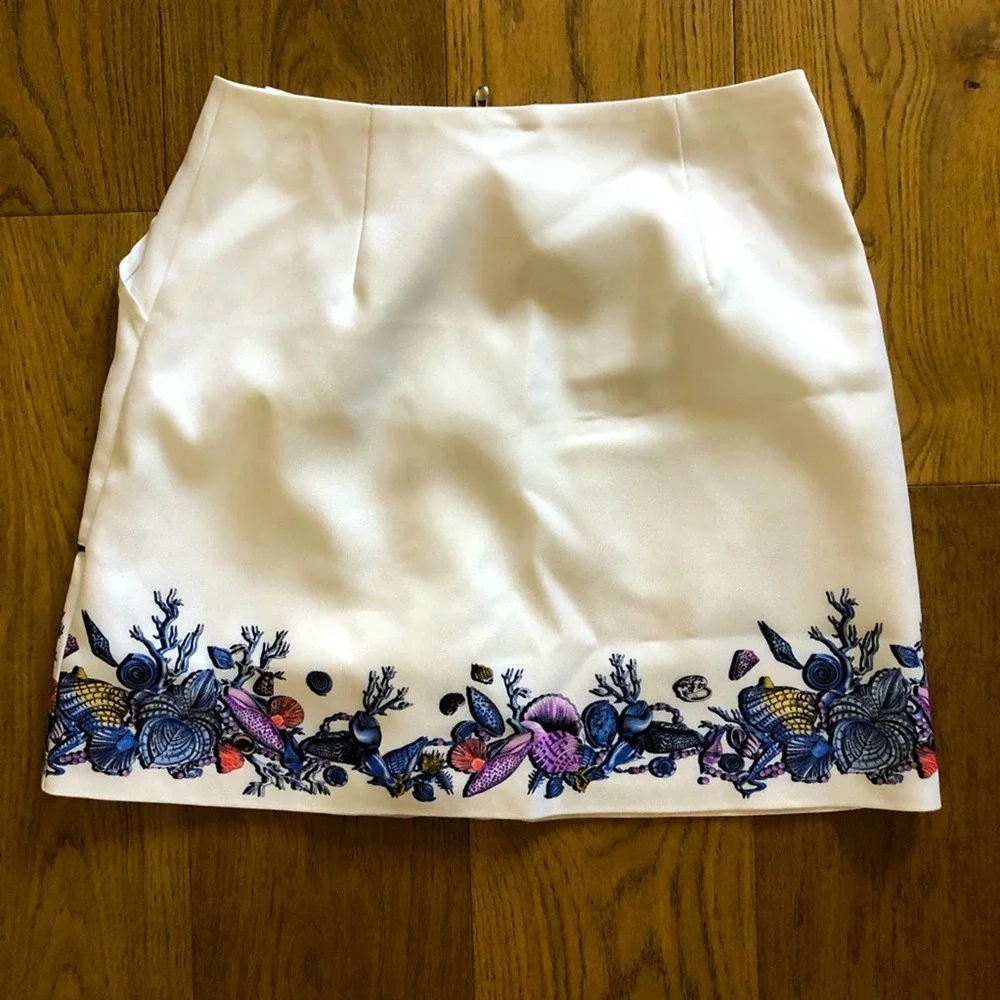 Runway Resort Crystal Embellished Shell Skirt - Picture 3 of 9